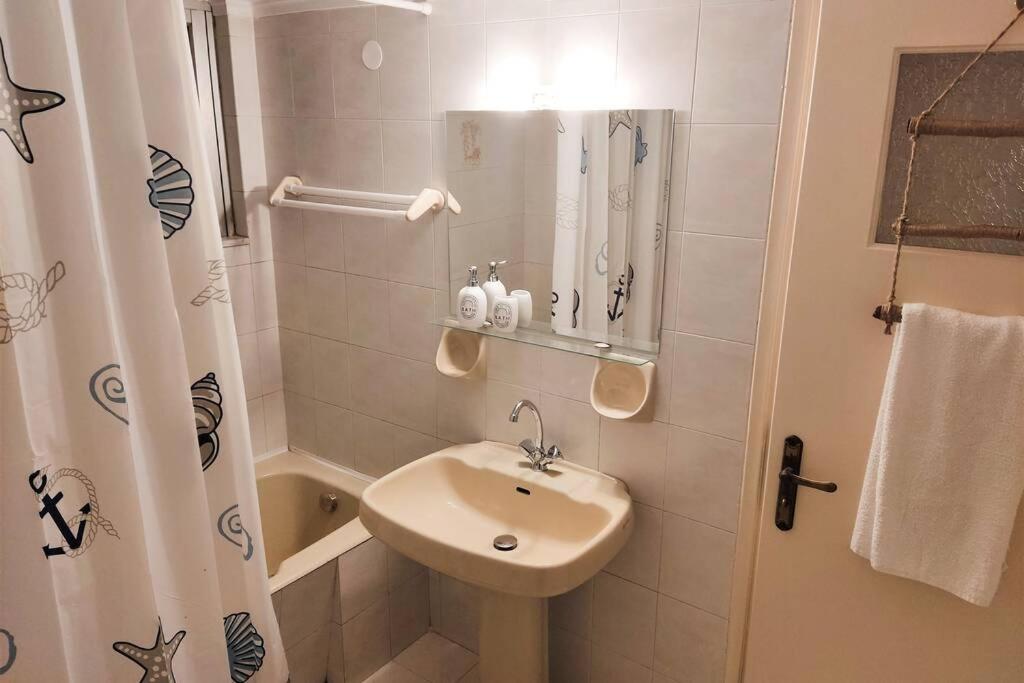 Apartment 95 M2, Center Of Sitia, Wifi, 350M Beach ภายนอก รูปภาพ